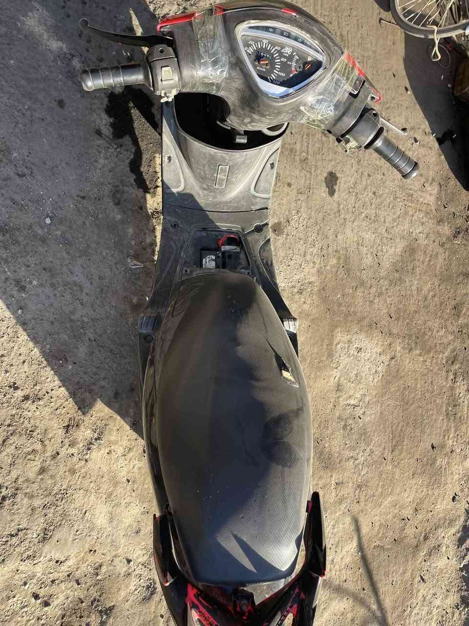 السلام عليكم للبيع ماكس عدلة مكفولة العنوان بغداد العبيدي قرب البانزين خانة للاستفسار *********** السعر 450 بيها مجال قليل
