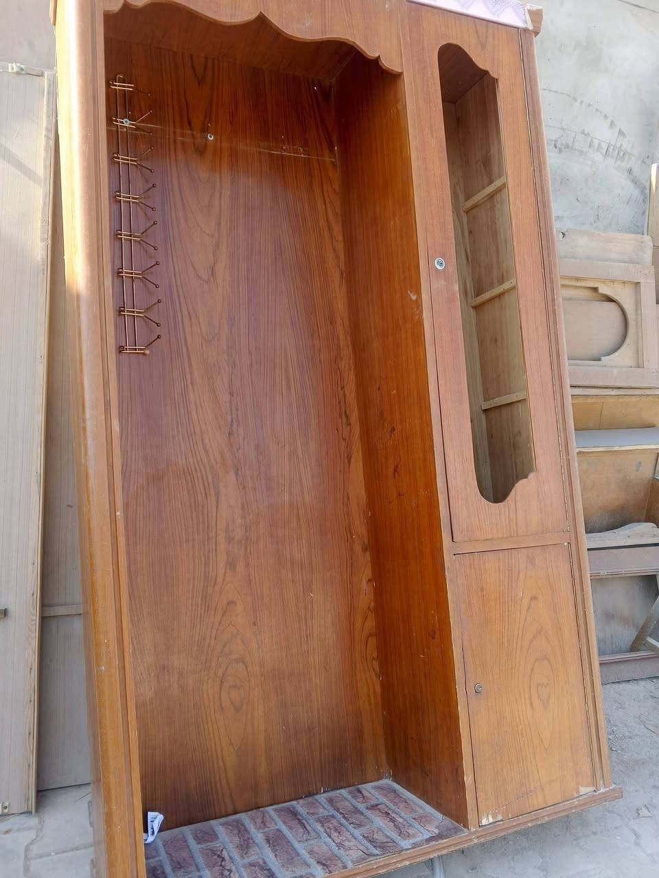 سلام عليكم تجديد كافه مستعمل نشتغل بل جديد بلون صاج الابيض كافه خشاب غرف نوم بوفيات كناتير بيبان غرف نفس ماضهر بصور قبل وبعد شغل جديد 👇🏻يحب شوف شغلنه دخل على صفحه  مكانه نجف حي مكرمه قرب مركز وفاء تواصل خاص او على رقم ***********
