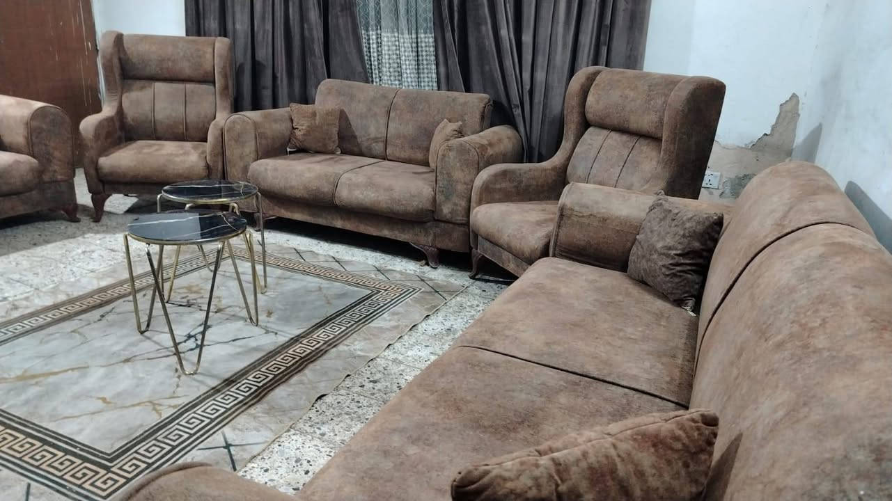 تخم 10 مقعد💺 اخو جديد اي ضرر مابي خشب بلوك اسود كلش ثكيل تكمه تفحص وتاخذ سعر ,,250,,بي مجال مكان لبياع *********** يوجد واتساب
