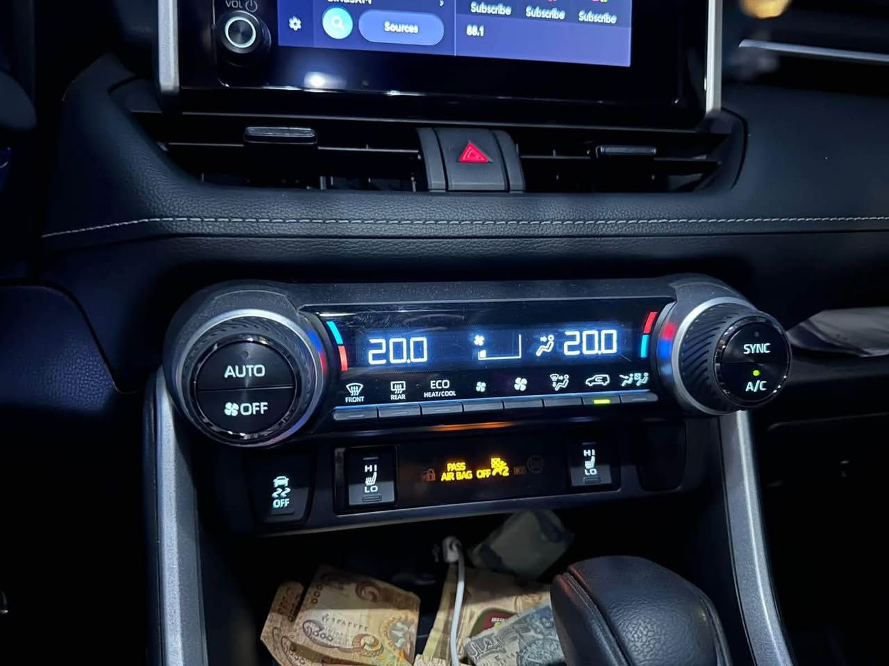السلام عليكم
تويوتا RAV4 
2024 
مواصفات LE
بدون صبغ 
السعر 235 
للاستفسار الاتصال 

‭***********‬
