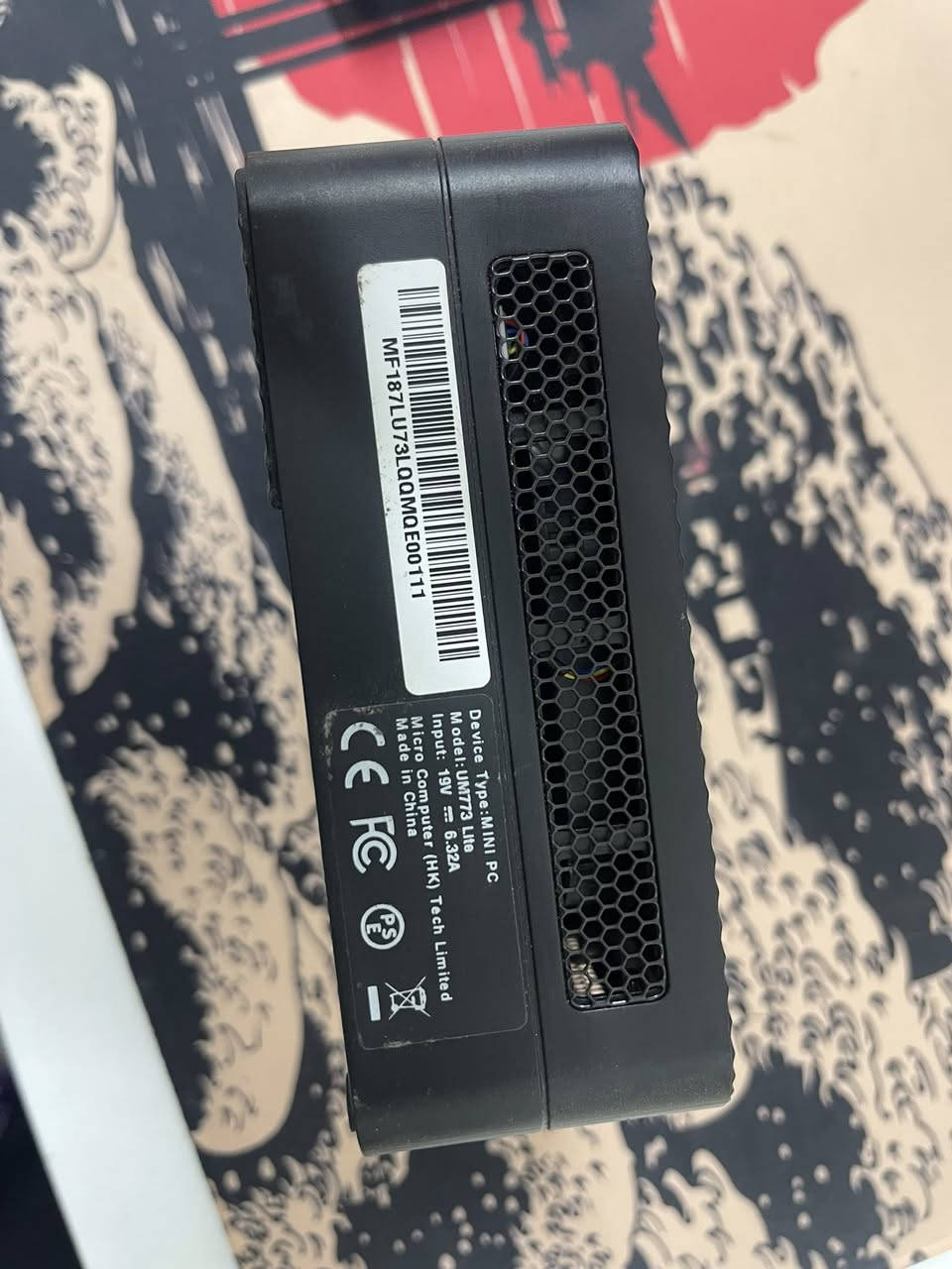 ميني بيسي كامل مكمل ملحقات وكارتونة نظيف جداً

مواصفات:
المعالج: AMD Ryzen 7 7735HS (أداء سريع جداً ينافس أجهزة اللابتوب والكمبيوتر المكتبية الكبيرة).
• الرام: 16 جيجابايت (DDR5 أحدث جيل) لضمان سلاسة التنقل بين البرامج.
• التخزين: 1 تيرا بايت SSD (فائق السرعة) يشغل الجهاز والبرامج في ثوانٍ.
• كارت الشاشة: AMD Radeon 680M (يشغل الألعاب وبرامج المونتاج والتصميم بكفاءة عالية).

ملاحظة هدية ماوس وكيبورد وايرلس

السعر :400 الف


**إذا كنت صاحب هذا الإعلان وتريد حذفه لأي سبب، رجاءا أرسل رسالة إلى الدعم الفني**