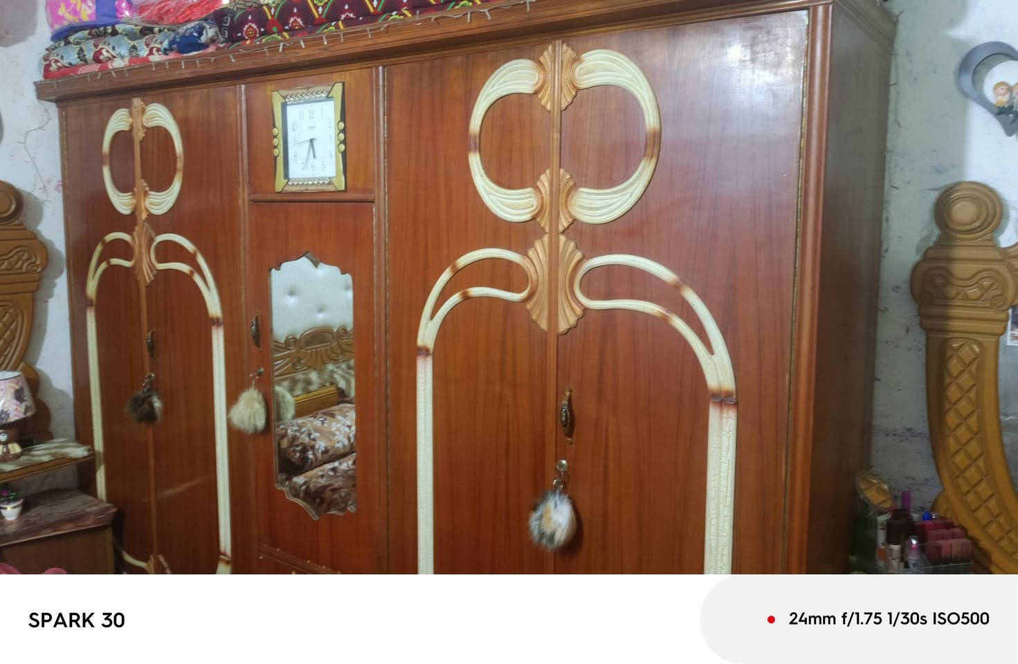 السلام عليكم 
غرفه مستعمله للبيع السعر 550 وبيها مجال 
***********
