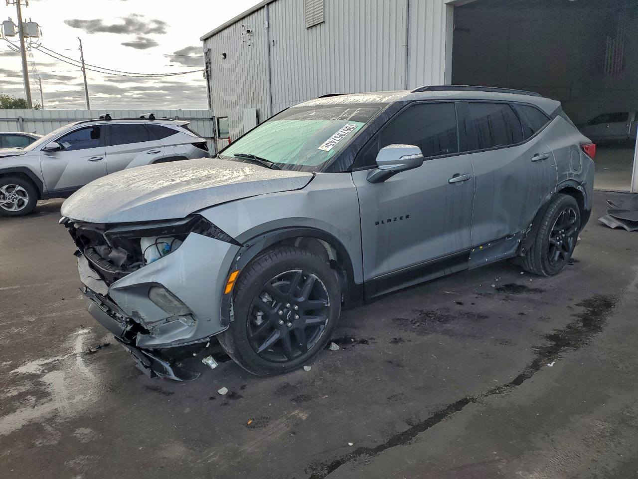 بسم الله الرحمن الرحيم
رمضان كريم عليكم 
يوم الجمعة 2/20
#إعلان_بيع_سيارة 🚗🔥
🔷 السيارة: شوفرليت بلايزر RS فل موصفات
🔷 سنة الصنع: 2025
🔷 السعر: 168 مصلح واصل للميناء
🔷 الضرر: (كما موضح بالصور)
✅ بأمكان إدخال السيارة بكتاب الشهداء
✨ وإذا تريد سيارة من المزاد الأمريكي (Copart / IAA)
     شرفنا نوفرلك كل انواع السيارات 🔥🇺🇸
————————————————————————
☎️ للاستفسار:
📞 ***********
📞 ***********
