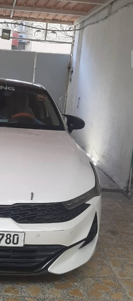 كي فايف موديل ٢١ وارد امريكي  حادثه جاملغ وشويه من البنيد وصندوك اكلير ولباقي كفاله بسمي فول مواصفات ***********
