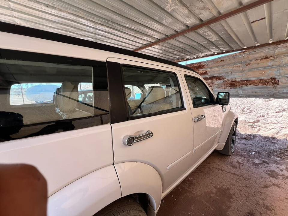 السلام عليكم 
دوج نيترو 2007 رقم سليمانيه 
مكانها بغداد السيارة جاهزة من كلشي
مابيها اي نقص
تبريد شغال تايرات باتري مكينة كير خير من الله
السعر 82 قابل للتفاوض والمراوس 
واتساب ***********
اتصال ***********
