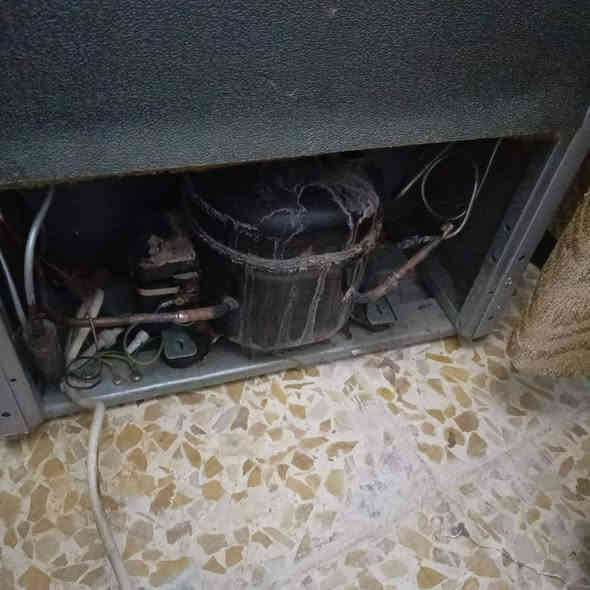 السلام عليكم عندي هاي الثلاجه للبيع السعر ١٢٥ وبيها مجال الاتصال،***********
