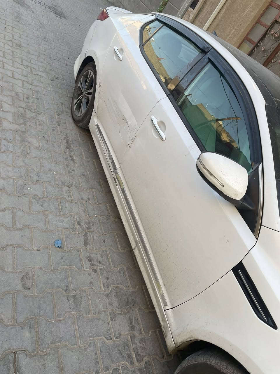 السلام عليكم كيه اوبتمه 2015 اعلى فئه EX مواصفاته بانوراما تبريد قطعتين التبريد لامامي منفصل تبريده ثلج  شاشه كامره ابلادي تحكمات استيرن صفحتين مثبت سرعه مري جانبيه شفط دخول ذكي بصمه بيبان بصمه تشغيل كراسي كهرباء  خزن ميموري وبيه بعد مواصفات مكينه كير مكفولات صدر امامي وصدر خلفي مكفول وارد امريكي حادثه  الباب الخلفي وجاملغ فقط الخلفي صبغ 
وبيه شخوط بنفس الباب المصبوغ فقط البنيد بي رشات فقط السياره كلش جديده رقم بغداد انكليزي الجديد بسمنه السياره 
مكانه بغداد اجكوك السعر 112 وبيه مجال بسيط 
الرقم ***********

