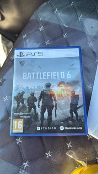 عندي بلي5 فات واحد تيره بي 32 لعبه من ضمنهم بتلفيلد6 طور القصه يعني قر...