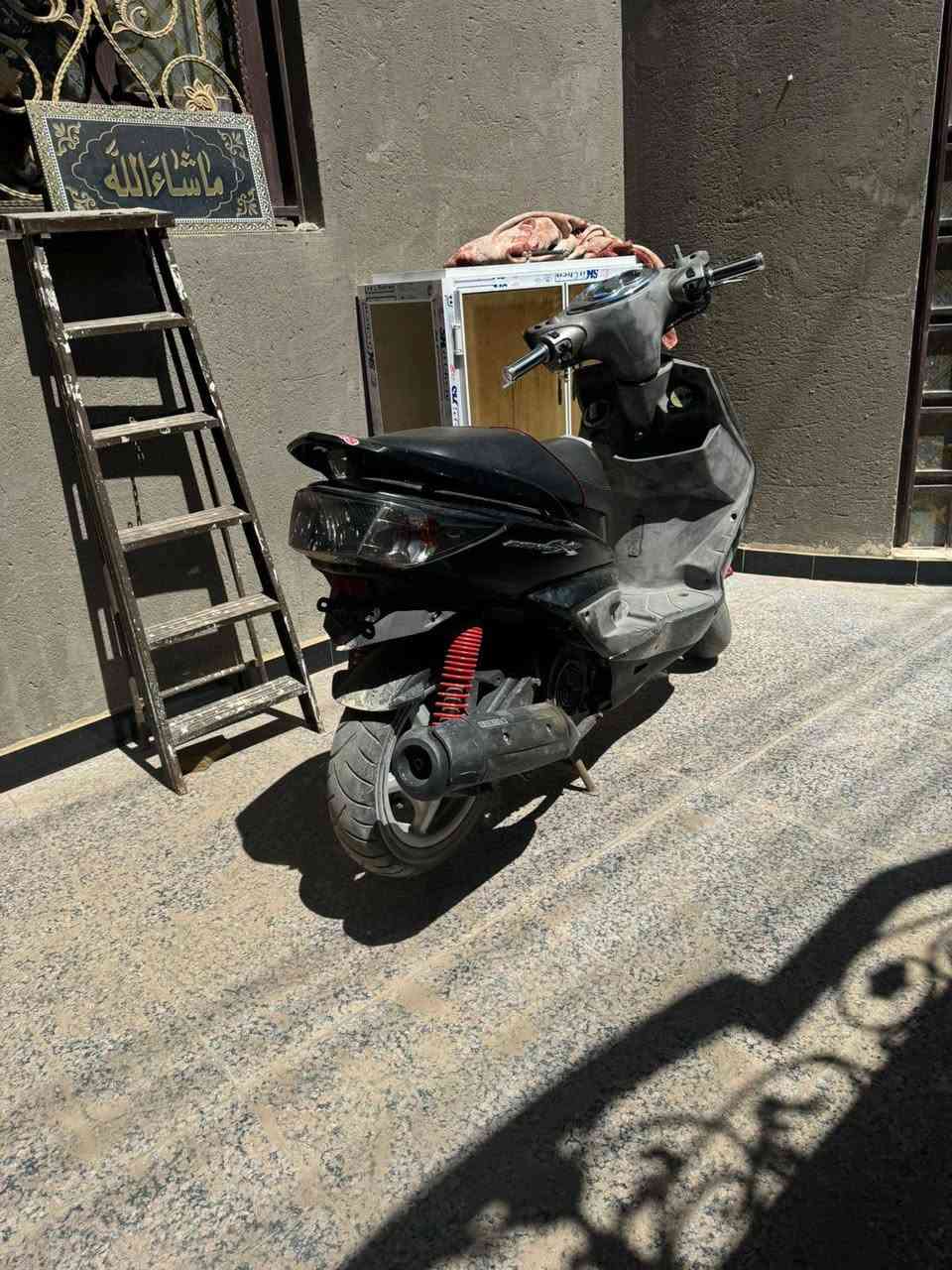 سلام عليكم دراجه البيع مكاني ميسان حي شهداء سعر 950وبيه مجال  تصال عله رقم             ‎0774 417 7477
