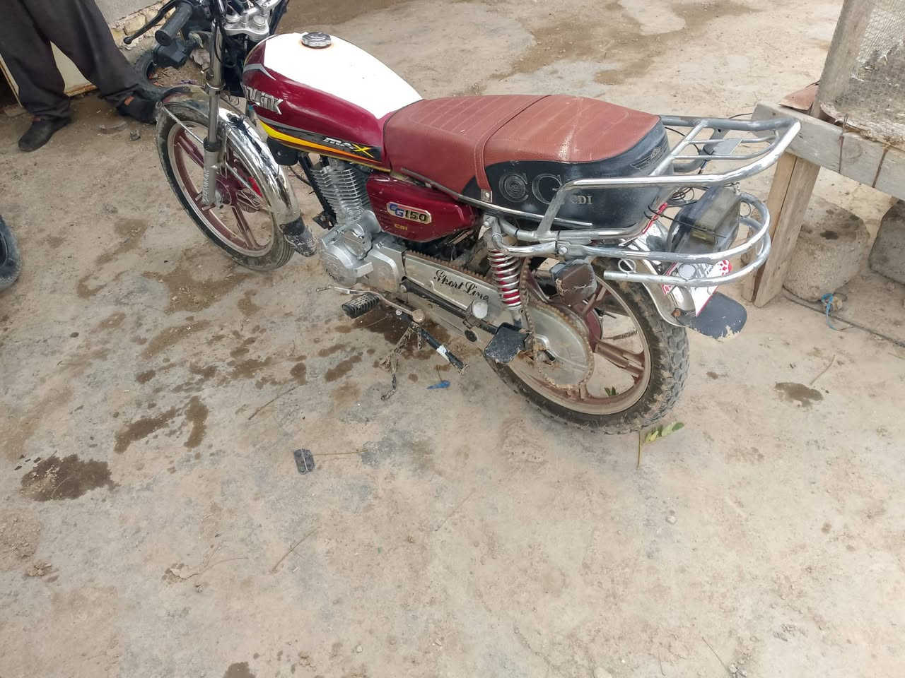 سلام عليكم دراجات للبيع سيفان موديل 23 لا تبخير ولا تنقيص محرك ما مفتوح نشاط فول اوراق كامله نقص بس باتري سعر 600بيه مجال بسيط حك جيتاك مكان بلدروز أما عسكر ***********
