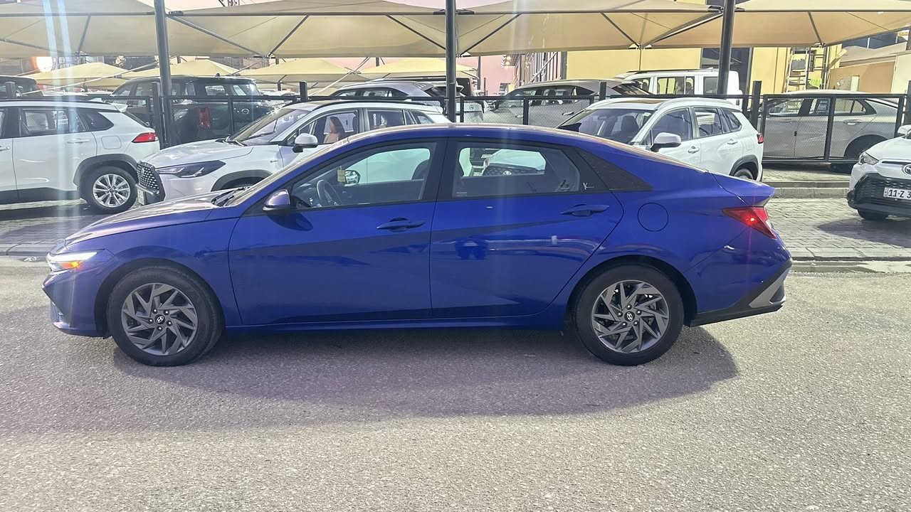 النترا 2024 نص فول 
بصمة 
شاشة ليزرية وايباد 
محرك 2000 دوش 
وباقي المواصفات المعروفة
بجم كبس برغي ما مفتوح بي 
ماشية 37 الف ميل 
ضررها 
جاملغ امامي تعديل بارد 
وحافة جاملغ الخلفي 

بيها بابين كلير من امريكا بدون حادث بس صبغ بسبب خدوش 
السعر 148 وبيها مجال للشراي 
***********
