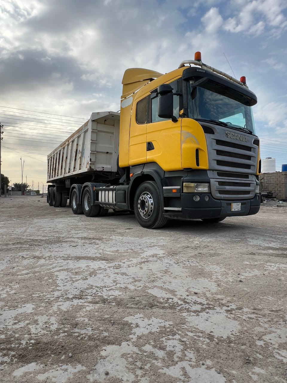 .       .      بسم الله الرحمن الرحيم 

معرض العبيدي لتجارة الشاحنات و المعدات الثقيلة 
نعرض لكم كل ما هو جديد و مميز @ سكانيه 2005مكينه v500 راس بلادي باج. بطن مجموعة ورده 🌹 كير عايدي عربانه امراتيه 2012 جديده كله مكفوله راس وعربانه سعر $5,50بيها مجال ***********عنوانه البصره الزبير معرض العبيدي
