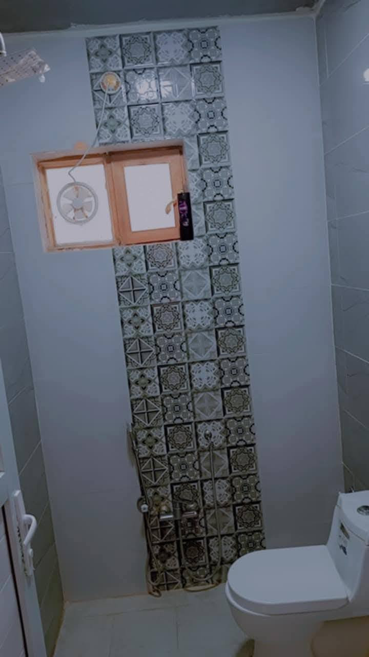 🚩مشتمل للبيع في الطشاش شارع القاظي ( توزيع البلديه) بناء حديث 2022 يباع نقد
🎗️يتكون الطابق الاولى
غرفة نوم+هول+مطبخ  +استقبال+صحيات خارجيه وداخليه 

🎗️يتكون الطابق الثاني
 صحيات وبيتونه 

🔸شارع /12 م
🔸 خدمات/ ماء وكهرباء 
🔸المساحه/100م 
🔸الواجه /5 م
🔸النزال/ 20 م 
🔸الموقع مميز / قرب شارع القاضي 
🔸السعر /130 

📲 للاستفسار الاتصال ***********
