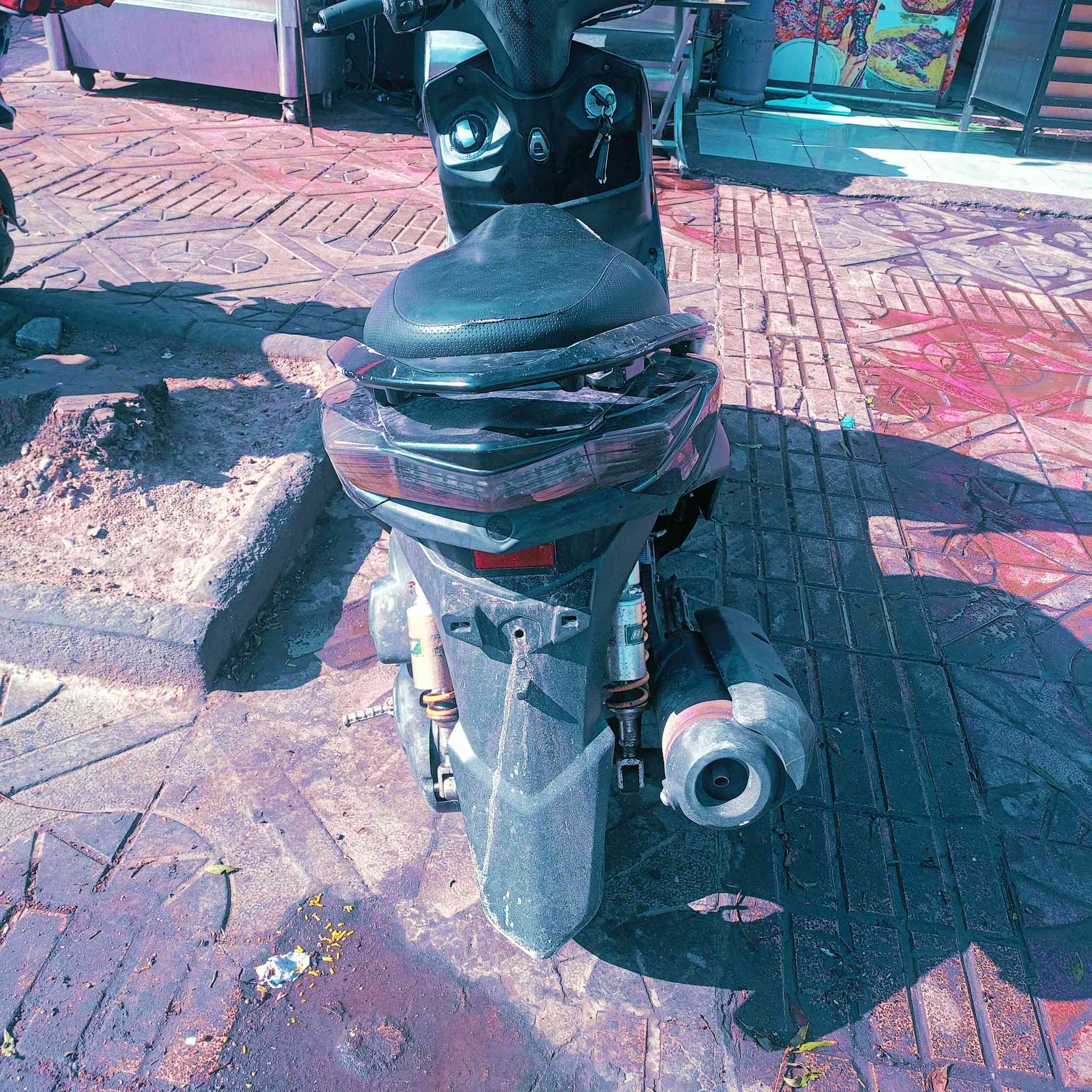 سلام عليكم درجه سكنس لد يابان الدراجه متروكه بعده جديده بيه شخط واحد لو 2 الدراجه بيه غرض رياضي بايه دبلات رياضي بيه مروحه فيبر بيه جملغ فيبر بيه فج برمبو مكينته متنسمع سعر مليون 150 رقم ***********
