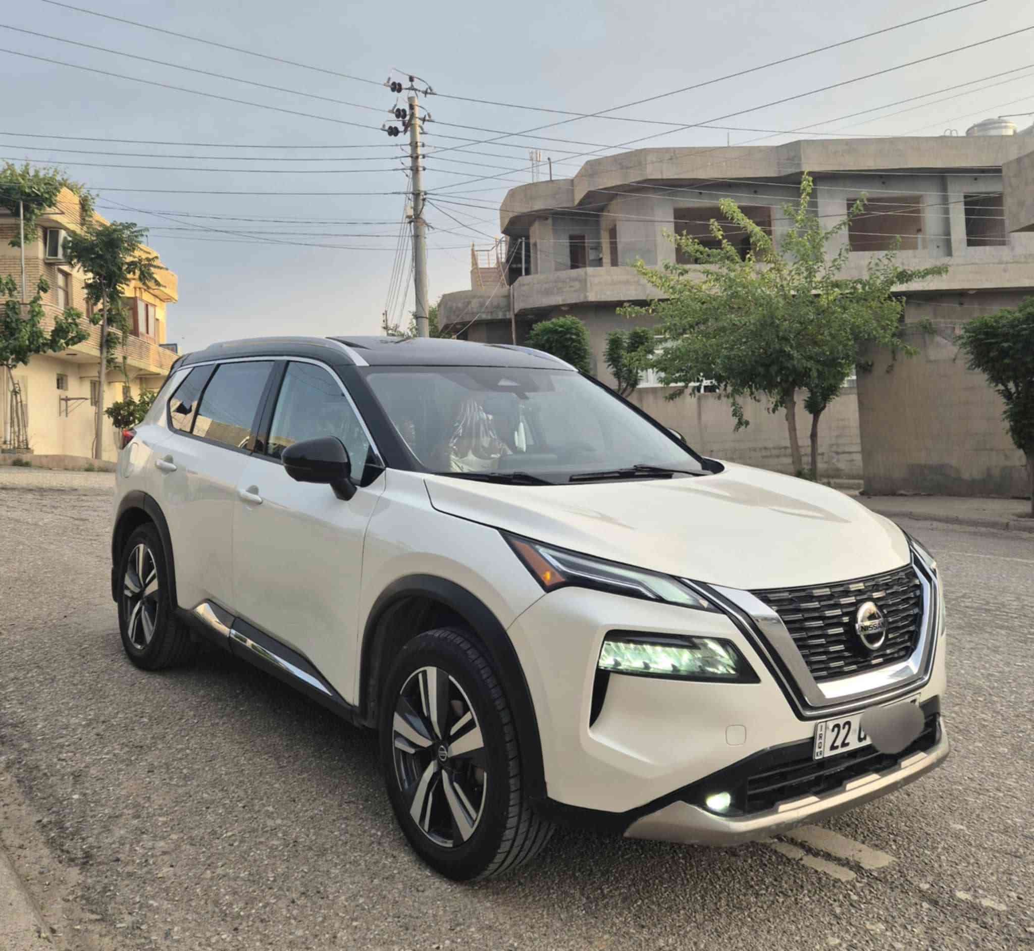 بسم اللە الرحمن الرحیم
نيسان روج 2021  platinum اعلی مواصفات ۱/ ۱ بس بدون فورویل
محرك ٤ سلندر 2500 cc 
جملغ و باب عکس سائق مبدل بلادی بدون صبغ و نصف بونت صبغ
زاویه بنوراما بالسقف شویه بها معدل علی PDR  رقم شاصی و سونار داخل منشور
ايرباك ستیرن و بردات سستم ، دشبول ماطاك شرط ماشی ٥٦ میل
فوول مواصفات بلاتنیوم معروفه :
بصمه تشغیل عن بعد بانوراما داتاشو داخل مشمشی رنكات ۱۹ انج
5 كاميرة قيادة الية قيادة نظام ايكو وستاندرد و صبورت رادار  ۳٦۰ حساسات خلفيه 
توقف ذاتی كشن جلد كشن كهربائي  
كشن هيتر كشنات خلفی تدفئه سكان هيتر    
لايتات متركس ال اي دي (زينون)
لايتات تفاعليه ويه رادار تقوه وتضعف
بك لايت لد شفتات بل ستيرن
٥ بصمات جميع ابواب وصندوق
رادار امامي وجانبي وخلفي
نقط عمياء خروج عن مسار
توقف الى خلف في حالة تنبئ بل اصطدام
توقف ذاتي في حالة تنبئ بل اصطدام من امام
هندبريك بصمه اوتوهولد بريك بل ازدحام
تحكم ستيرن جهتين جامات الخلفي برده
صندوق كهربائي .......
گیر و محرک تحویل غرامات کلە بشرط سیاره رقم اربیل دولی تحویل و وکالە شرط
*********** viber & watsapp
