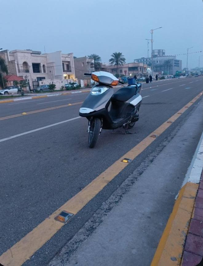 السلام عليكم دراجه سبيسي للبيع نظيفه كلش كل شي شغال فيها مكان الكوت فلاحيه السعر 800  الرقم ***********
