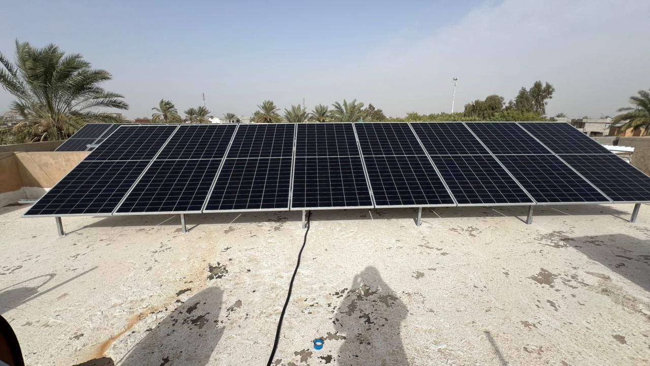 السيادة لمن يمتلك طاقته! 🛡️☀️
من قلب الضلوعية الأصيلة، نبارك للأستاذ طلفاح عبدالعزيز رشيد دخوله عصر الاستقلال الطاقي الكامل. بقرار واحد اختصر المسافات، ودّع ضجيج المولدات وتذبذب التيار، واختار "قوة الشمس" لتكون مصدر أمانه وهدوئه.
لماذا تعتبر هذه المنظومة هي الأفضل؟
• عطاء مستمر (16 أمبير): طاقة صافية ومستقرة تماماً، تمنحك رفاهية تشغيل منزلك وكأنك مرتبط بأفضل محطات الطاقة العالمية.
• تقنية الليثيوم (الجيل القادم): لم نعتمد الحلول التقليدية، بل زودنا المنزل بـ "مخازن طاقة" ذكية بعمر افتراضي يصل إلى 15 عاماً من الأداء الثابت.
• الحماية الذكية (Inverter): نظام إدارة طاقة متطور يعمل كدرع حصين، يحمي أجهزتك الكهربائية من أي تقلبات في الفولتية بشكل آلي تماماً.
استثمارك في "قوة الشمس" هو توفيرك للأبد 💰
توقف عن دفع الفواتير المتكررة، وامتلك "محطتك الخاصة" وفق الخيارات التالية:
🔹 خيار التميز (الكاش): خصومات حصرية وفورية لأصحاب القرارات الجريئة.
🔹 خيار التسهيلات (الأقساط): نظام دفع مرن وميسر، صُمم ليناسب الجميع وبدون تعقيدات.
قوة الشمس 🌞.. الريادة في التكنولوجيا، والسيادة في الاختيار

📞 للاستفسار وتصميم منظومتك الخاصة، اتصل بنا الآن:
الاعلامية دعاء الجنابي
‭٠٧٧٦ ٦٠٦ ٦٦٠١‬ ‭
‭٠٧٨٦ ٦٠٦ ٦٦٠١‬
———————————
فرع الحجاج 
استاذ دخيل 
‏‭٠٧٨٠ ٨٩٧ ١٦٣٢‬
———————————
فرع البوعجيل
مهندس عبدالله العجيلي
‏‭٠٧٧٣ ٧٧٠ ٧٢٠٢‬
———————————-
فرع العلم 
استاذ احمد بشار 
‏‭٠٧٧١ ٧٦٦ ٢٤١٤‬
———————————-
فرع الضلوعية
استاذ ازور سعد النظيف 
‏‭٠٧٨٢ ٩٤٦ ١٢٢٤‬
‏‭٠٧٧١ ١٠١ ٩٨٦٣‬
———————————-
فرع يثرب 
استاذ بهاء الحساني 
‏‭ ‭٠٧٨٢ ٤٩٦ ١٨٠٣‬
———————————
فرع الفلوجة
استاذ سعدون العيفان
‏‭٠٧٨٣ ٠٩٨ ٨٨٨٩‬
‏‭٠٧٥١ ١٩٨ ٨٨٨٩
