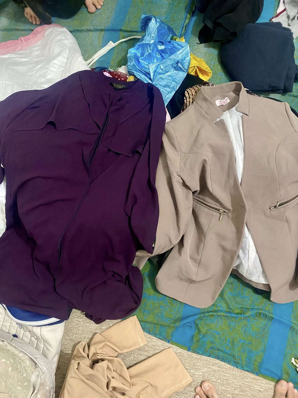 فروشتنى خيرااااااا جلى لةنگة 1مانگى تا 8+9 سالانى تياية كوران +كچان جلى ئافرةتان و پياوني تياية (830) پارچةية دانةى(250) دينار رقم موبايل(***********)
