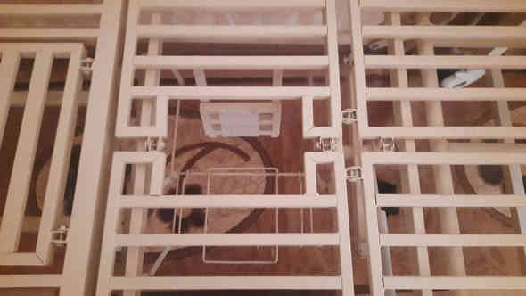 جرباية ( سدية ) للبيع 
تفيد الي عدهم مريض مقعد والي عندهم عيادات
تجي ملحقات كاملة وياها

ملحقاتها: 

فراش للسرير
طبلة طعام
حاملة مغذي
حوض للحاجة ( بول او غائظ ) أكرمكم الله

مميزاتها: 

تقلب الشخص او المريض للجهتين ( يمين و يسار)
ترفع ظهر المريض او تكعده 
ترفع الرجلين ( الاقدام ) 
فيها فتحت وسط لقضاء الحاجة في الحوض

مستعملة مرتين فقط
للإستفسار على الرقم الاتي :

*********** واتساب
*********** خط
