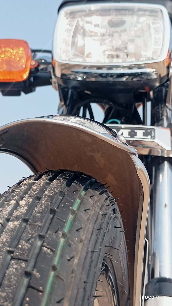 السلام عليكم دراجه ناعمه امتياز موديل 26 للبيع اوراق سكنر السعر 800 وبيها مجال مكانيك كربلاء طويريج‏‪***********‬‏/واتساب فقط
