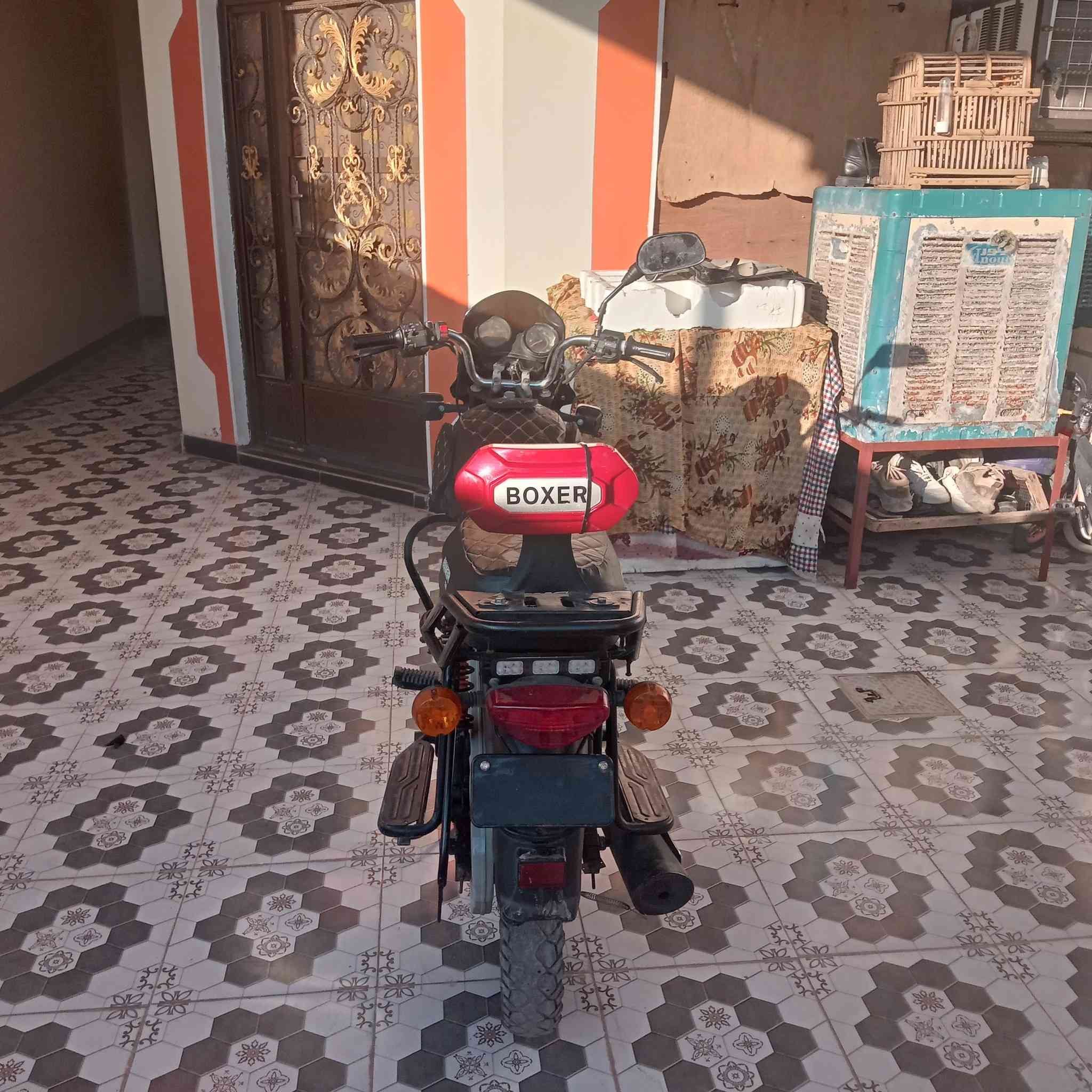 يا الله دراجه بوكسر كلاسيك البيع موديل ١٩ أوراق اصولي شرط الترقيم محرك ابلدي مامفتوح الله شاهد مابي اي نقص السعر مناسب او مستعجل علا البيعه المكان اديالى تقاطع الوجهيه التصال علا الرقم ***********
