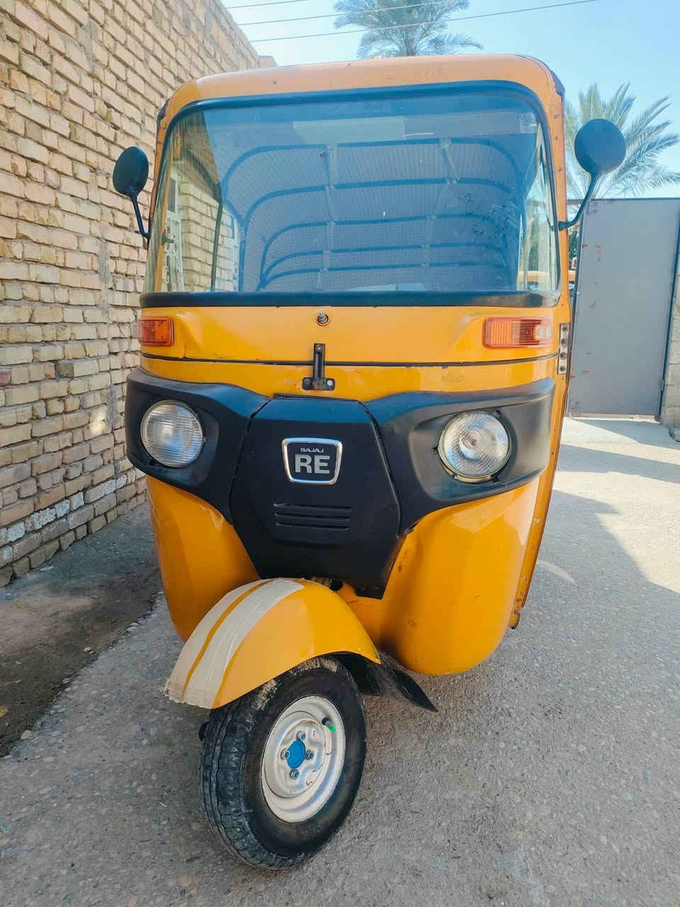 تكتك للبيع موديل 10/12/2019تكتك جاهزه اوراق وكيلها شاكر محرك مجفت تجفيت شركه وكشره طخات بسيطه سعرها 4/700بيها مجال لشراي رقمي بي واتساب ***********
