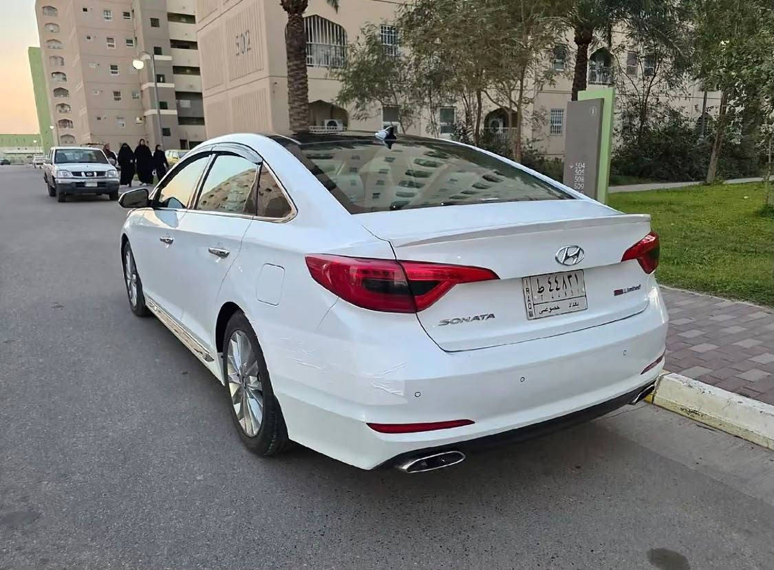 السلام عليكم .
سوناتا وارد امريكي ٢٠١٦ 

_المواصفات فول للاخير كلش
_تحديد مسار
_بريك تلقائي
_رادار امامي
_نقاط عمياء 
_كشنات امامية ترحيب وجلد وكهرباء وتدفئة _وتبريد وخزن ذاكرة
_كشنات خلفية تدفئة 
_ستيرن تدفئة 
-هاندبريك بصمة
_اوتو هولد
_بردات خلفية 
_بانوراما
_تبريد خلفي امامي
-زنون بلادي
-السيارة بدون صبغ .حادث امامي بنيد مبدل -نفس اللون ايرباكات سليمة
-دواخل السيارة من شاصي ولغود وكلشي -يخص هيكل وشاصي السيارة سليم ومكفول -والسليكون مال شركة موجود
-سيارة جديدة كلش
السيارة ماشية 100
موقع السيارة ميسان
السنوية بأسمي السيارة ماناقصها كلشي لاخر حباية كتلوكاتها موجودةبصمتها الاصليةموجودةكاعيات الشركة  
للتواصل ***********
