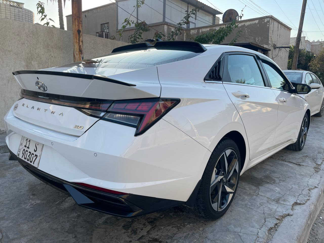 السلام عليكم للبيع
سياره الانترا خليجي موديل 2023

فول مواصفات

بصمه تشغيل وابواب 

تشغيل عن بعد 

حساسات اماميه خلفيه 

مكينه 2000 دوش

كامره دواره 

سلايت روف 

تحكمات استيرن

تدفه تبريد على حاله الشركه 

كير ومكينه سليمات وخير من الله 

مكفولات كفاله عامه من الصبغ بس خشم الجاملغ اليسرى 

شويه بارد ونكدتين بلباب اليمين على يدي السياره رقم الانكليزي 

الجديد 

بسمي تحويل ثاني يوم 

ماشيه /155 الف

المكان / بغداد  

السعر /175$ وبيها مجال

للأستفسار/***********
