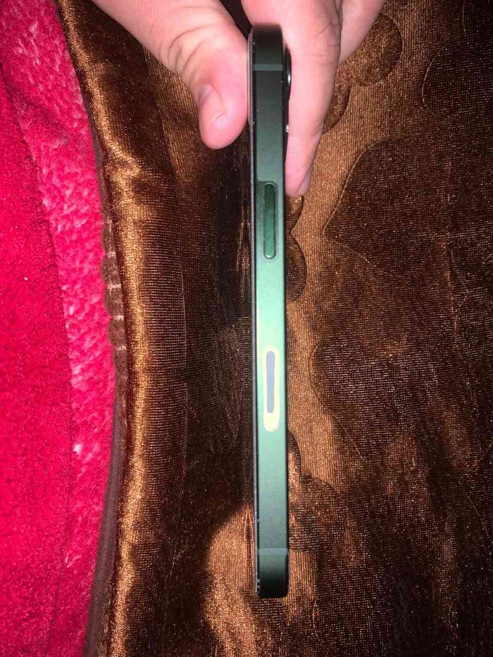 سلام عليكم ايفون 13عادي ذاكره128نضافه 98شرق اوسط نموذج Mبطاريه 91بلاد بغداد مدينه الصدر شارع الفلاح  *********** السعر425 وبي مجال الطيبين🤍
