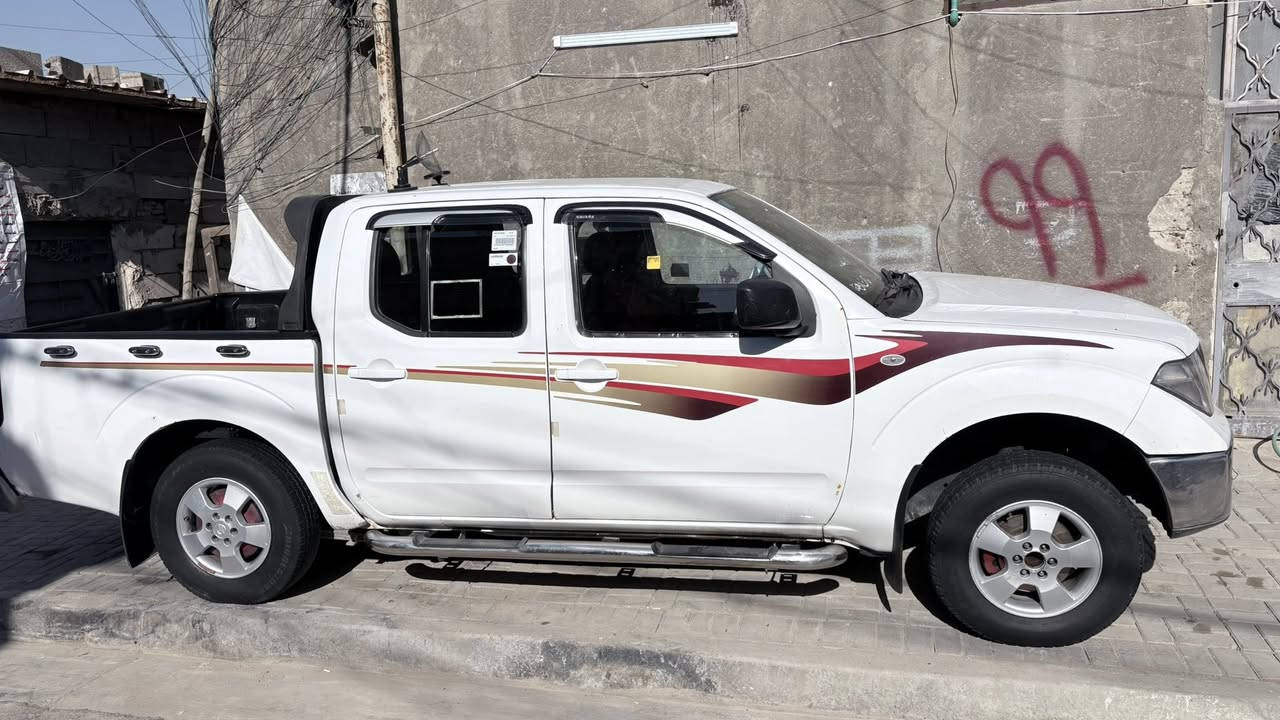 نيفارا ٢٠١١ رقم واسط بسمي 
السياره جاهزه ربع متصرف عليهه كير مكينه مكفولات مروحه كهربائيه لاصوت ولاجعره صدر جديد زوج تايرات جدد لايت زنون كأمره خلفيه السياره بنديهه طاير ومبدل مكاني بغداد ***********السعر ١١٠وبيهه مجال
