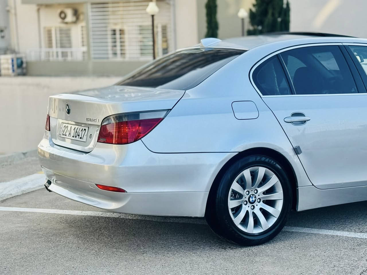 ‏BMW 525i 2007
بيئيم مؤديل 2007 فول مواسفات 
مه كينه 25 ده بل ديجيتال نؤزل كورت مه كينه مه رغوب
ره قه م هه ولير ته حويل ئه سلى زه مان
گيرو مه كينه ى به شه رت زؤر مه زبوته 
يه ك چه مه له خي بيشه وه په مپه  بئ ناوگرتن و بئ ئيرباگ
زور جوان ماوه ته وه و نمونه يه له جوانيدا
مواسفات
(- گير ئؤتؤ ماتيك-سلايد -بصمه  - كوشن هيته ر - كوشن كاره باى - شاشه - ماوس - ڤؤليؤم - تحديد سورعه - لايت ليد - زور مواسفاتى تر )
چوار تايه و ويلى لؤكى بؤ به ستراوه بئ مه سروفه
ته حويل و غه رامه به شه رت به ناوي خومه وه يه 
::: گير و مه كينه و كاره باى و هه موو گيانى به شه رت :::

شوين: سليمانى
سعر: 117$
مؤبايل:***********
           
  

                                                   BMW 525i 2007 
بيئم 525 موديل 2007 فول مواصفات 
محرك ٢٥ دبل ديجيتال  نوزل قصير مرخوب 
رقم اربيل اصلي زمان انتربول 
گير محرك بشرط  بدون عيب 
جاملخ امامي  كلير بدون صرب 
سياره حيل حلوه  علا وصع شريكه 
( گير اوتوماتيك - كشن تتفئه - فتحه -بصمه -حساس - كشن كهربا - شاشه - ماوص - فوليوم - تحديد سورعه - زينون ) 
٤ تايرات مع ويل شادين جديده 
سنويه بسمي 
تحويل و غرامه شرط نفس يوم 
سعر / 117$
مكان / سليمانيه 
هاتف / ***********
