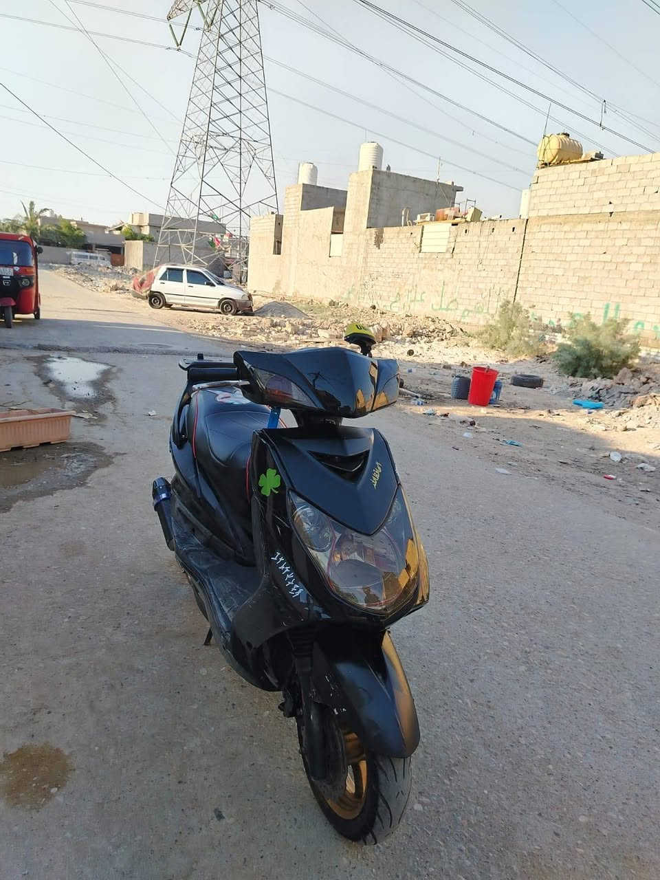 سلام وعليكم سكنس فحل للبيع الدراجه نضيفه مثل ماموضح بل صور  الدراجه شغاله نكره سلف وهندر بس الباتري تعبان رايدله تبديل  صالنصه رياضي كاربون فايبر الدراجه نضيفه مكينه غرسه السعر 650وبيهة مجال المكان بغداد البياع أو مراوس بجيتي ار رقم الهاتف ***********

