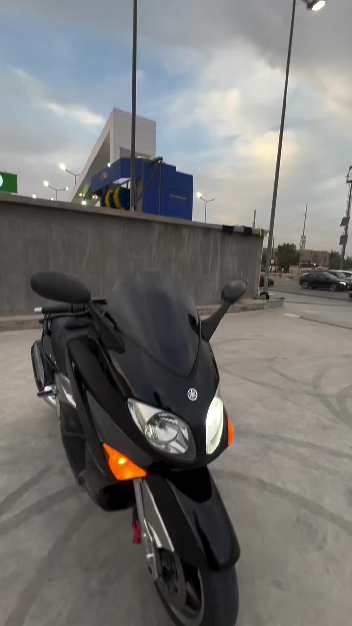 السلام عليكم للبيع تي ماكس 2008  نازله من معرض ماهر الكناني قبل فتره قصيره نزلت ماشيه 22 وحالياً 24 km حقيقي الدراجه كفاله عامه في حالة الوكاله السعر 25$ بيها مجال بسيط  مكاني البياع حي الأعلام للأستفسار ***********🩵
