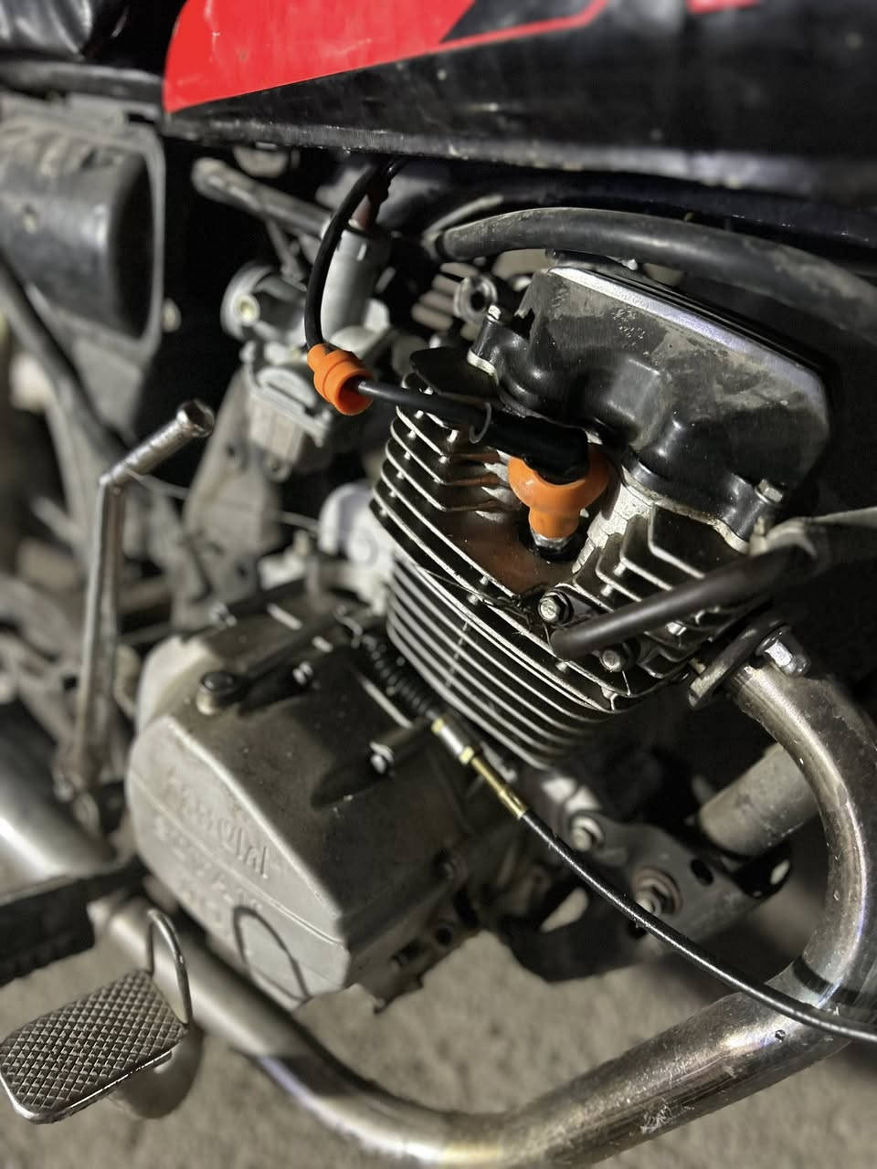 السلام عليكم دراجه وحدها طفت وعفتها شغل تشتغل وترجع تطفه للبيع كوم حديد أبيع طافيه تجي تحمل وتطلع ب250 وبيه مجال حك جيتك موديل 22 دراجه حلوه تخبل مكاني بغداد البياع شرطه رابعه 
***********
