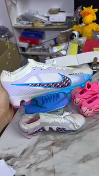 ملابس • بضاعة DHL • التفاصيل بالفيديو