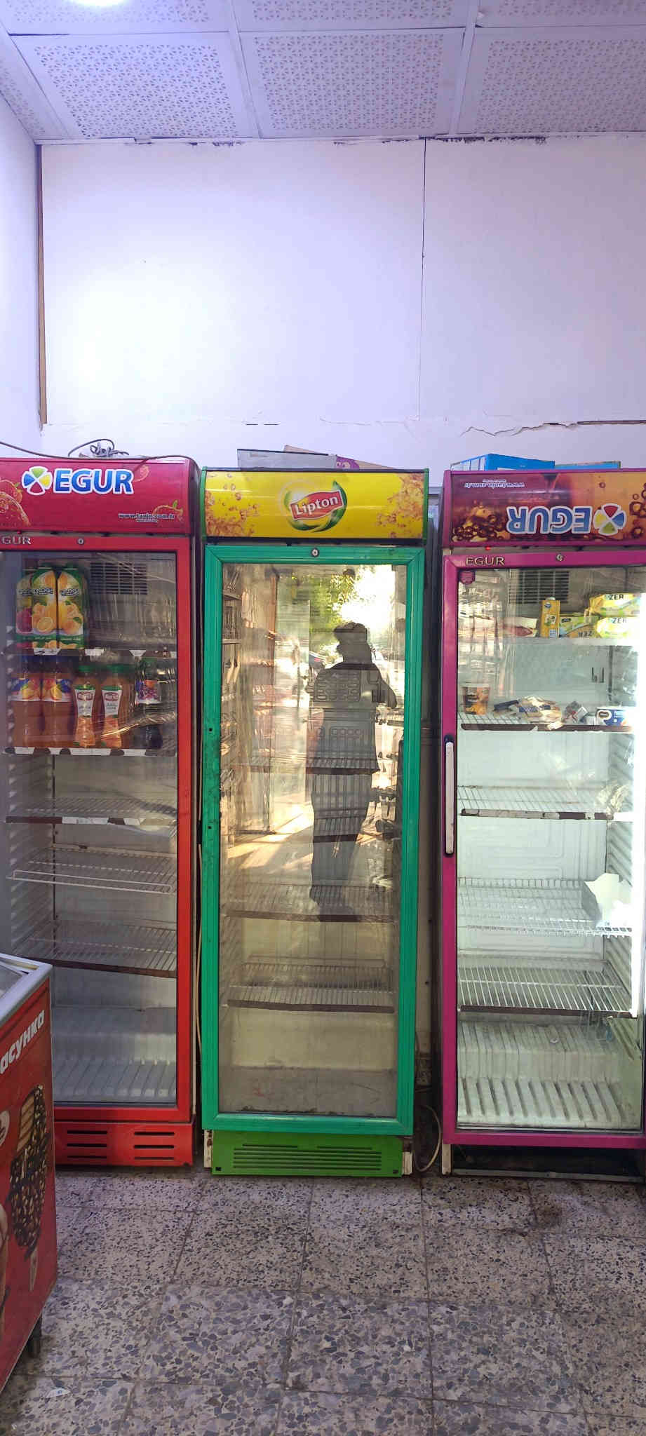 اسواق للبيع في بغداد العامرية شارع المنظمة لعدم التفرغ
***********
