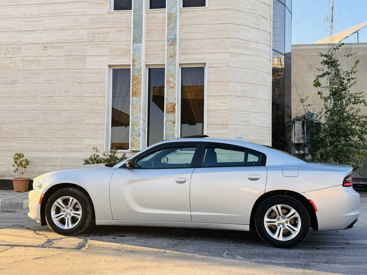 السلام عليكم
جارجر 2023 رقم اربيل بأسمي
فتحه السياره حادثها بنيد فقط بدون دواخل ماشيه13 الف
مكفوله من لغد او شاصي او صبغ عدا البنيد مكانها بابل
السعر 248 وبيها مجال كلش قليل
***********
