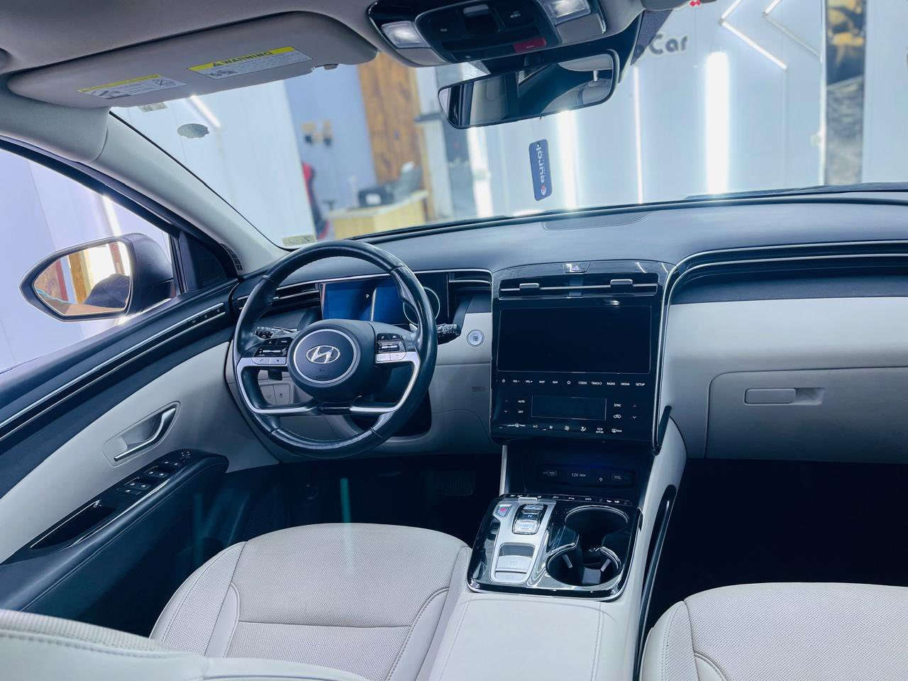 ......هونداي توسان بانزين
موديل2023
....لمتد فوووول مواصفات بانوراما 
......... أعلى فئة بالتوسان جديدة جدَّاا 
محرك 2.5
..داخل جلد ابيض
 
......المواصفات 
.... لمتد vip فول الفول أمريكي 
.............. LIMITED VIP
1- بصمة تشغيل 
2- بصمة أبواب لمس دخول ذكي 
3- بنوراما على طول السيارة 
4- صندوق كهرباء شفط 
5- كامرات 360 درجة
 ( جانبية - أمامية - خلفية ) 
6- كامرات مع الأشارة 
7- السيارة تتقدم وترجع بالبصمة 
8- تبريد وتدفئة بالكشنات كشنات أمامية وتدفئة بالكشنات الخلفية
9- رادرات وسياقة ذاتية 
10- الكشنات الأمامية كهرباء 
11- أضواء محيطية 
12- كشنات خلفية هيتر 
13- مرايات تعتيم ذاتي 
14- أبل كار بلي 
15- أندرويد أوتو 
16- شاشة دجيتل 3 أشكال للقيادة 
17- أشاير ترحيب 
18- أضواء أمامية LED زنون 
19- أضواء خلفية LED
20- نظام سماعات BOOS
21- فول أوامر صوتية 
22- جامات أوتو 
23- قطعتين تبريد 
24- إشارات ب المري
25- كير دگم 
26- شفتات ستيرن 
27- تحكمات ستيرن 
28-فور ويل 
29- هاند بريك بصمة 
30- شحن واير ليس 
31- منافذ شحن 
32- أوتو هولد 
33- تشغيل عن بعد 
34- السيارة أوتو بارك 
35- حساسات أمامية 
36- حساسات خلفية 
37- گير ٣أنظمة أيكو وسبورت ونورمل 
38- رادار أمامي رادار خلفي رادار جانبي 
39- نقطة عمياء 
وبعد بيه هوآآي مواصفات
السيارة بدون رقم تترقم جميع المحافظات ماعدا الشمال
العنوان بابل المركز
تلفون أو واتساب
*********** 
***********
