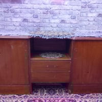 غرفه نوم للبيع مستعجل وسعر مناسب الاتصال ع الرقم 07709951175مكان بغداد