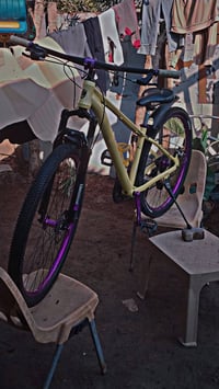 بايسكل  ايزل حجم 29نضيف تايرات جدد بريك بل مكان لون مميز بايسكل المنيو...