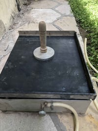 طباخ خاص للبركر للبيع نظيف جداً ومضمون مع كامل محتوياته السعر 70 الف م...