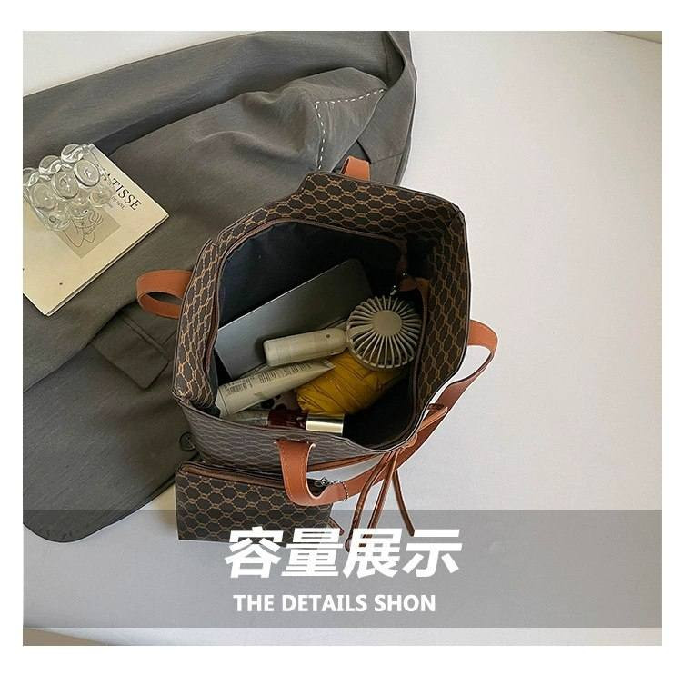 توت باك كيوت كوالتي عالي موديل كوري نازك  جدآ 🥺❤️

حجم كبير ملائم للموظفات وللاستخدام اليومي وللطالبات والماميات  

القياس الكبير  39*30*12 سم  

سعر الدرزن: 72 الف فقط 🔥
 

الدرزن يحتوي على 12 قطعة
مخازن بغداد


**إذا كنت صاحب هذا الإعلان وتريد حذفه لأي سبب، رجاءا أرسل رسالة إلى الدعم الفني**