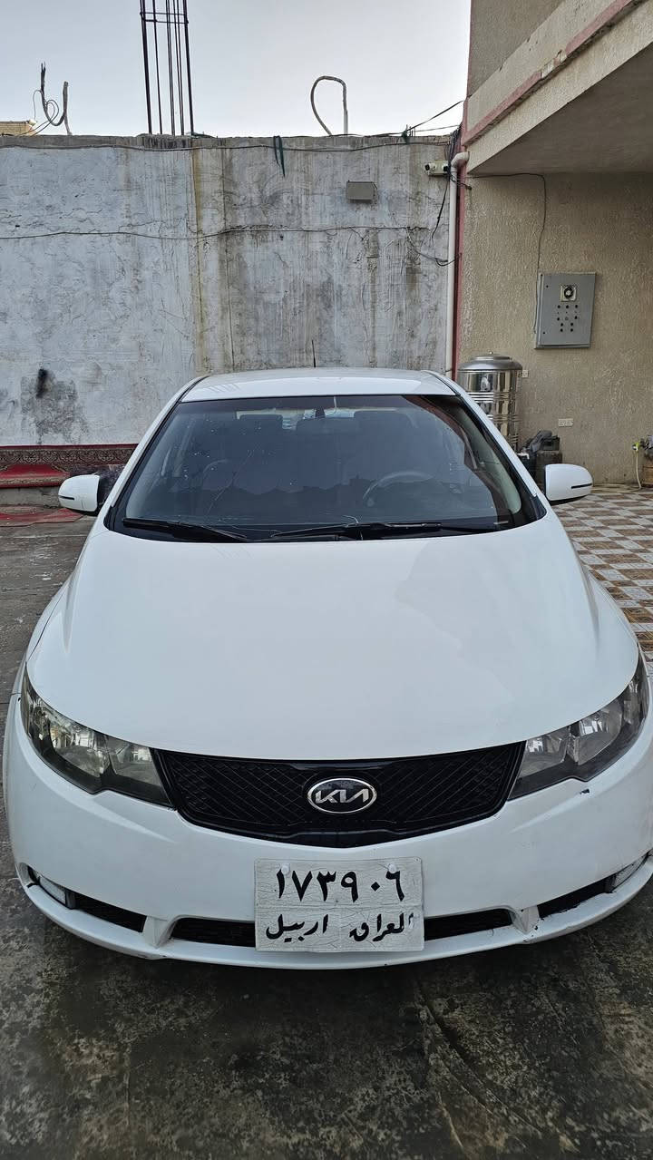 السلام عليكم شباب
 سيراتو خليجي البيع مديل2011 
رقم أربيل بأسم كردي سنويه نافذه  
محرك كير تبريد  👍💯
صدر امامي ؤ خلفي 👍💯
أشير بالمري
مري شفط
تحكم ستيرن 
حساس خلفي
5 ويل كب 
بيه صبغ مكانات هلالات الجاملغ الخلفي وبارد بسيط ابيع صبغ حزام 
اوهاي صور السياره واضحه جديده 
 السعر 90 $ المكان كربلاء ✍️ 
*********** 🤳
