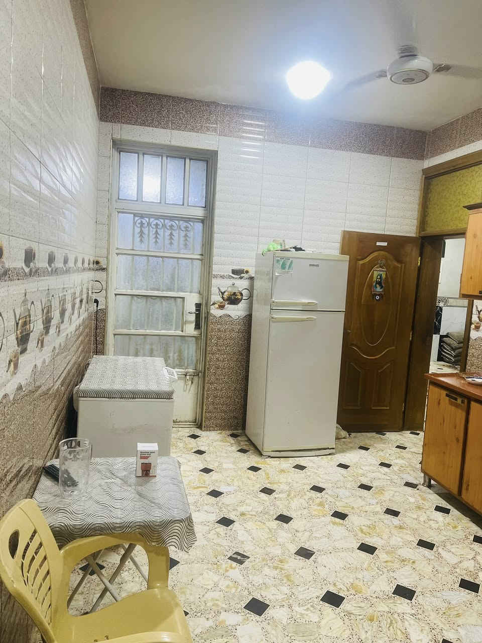 السلام عليكم دار للبيع طابو ملك صرف البلديات منطقة حي الرفاق الواجه 8 ونزال 21 ونص المساحه 172م 

الطابق الاول استقبال مطبخ حار وبارد وصاله وغرفه وخدمات داخليه وخارجيه 
الطابق الثاني 3 غرف نوم وخدمات وصاله 

للاستفسار *********** واتساب 

او خاص
