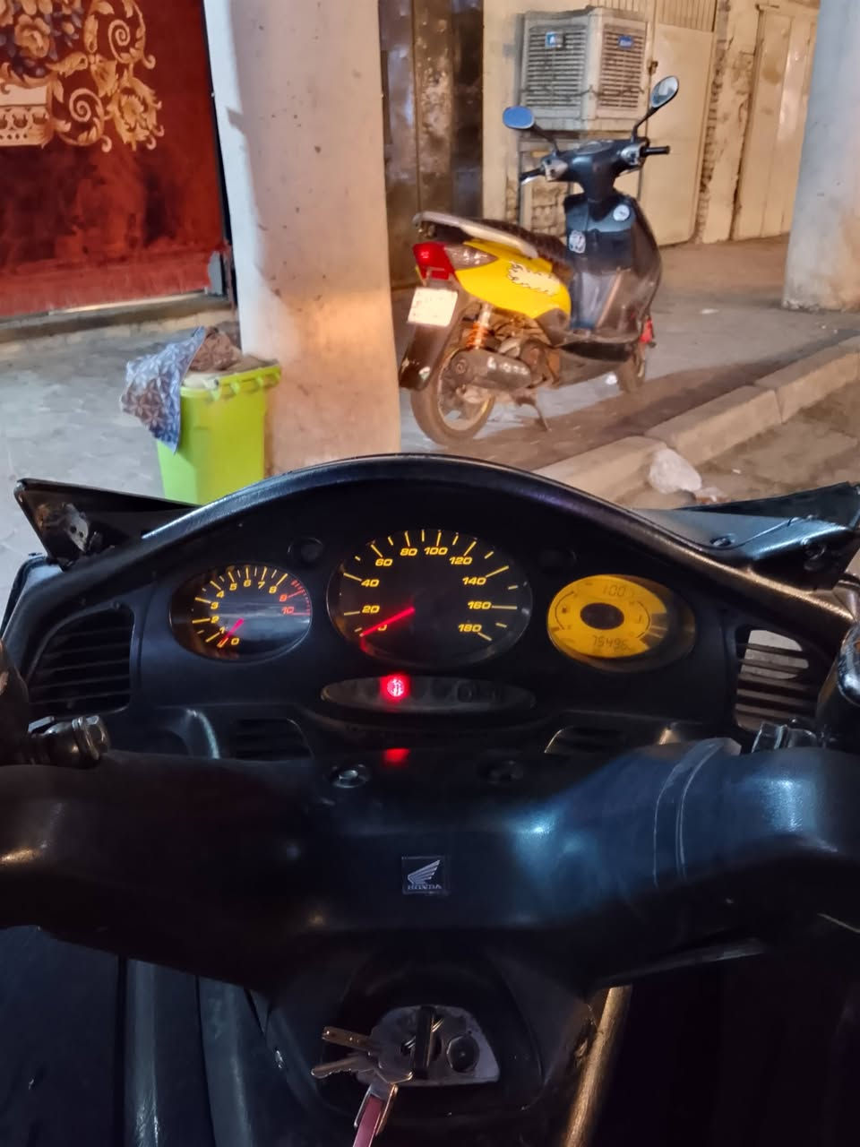 سلفر ونج محرك 600 كفراتها شويه تعبانه كهرباياتها كلها شغاله محرك ناعم لا تنقيص ولا تبخير شلعه ومعدل فول بيها نقوصات بسيطه سعرها 1100 وترهم مراوس ♥️ مكاني بغداد باب معضم ***********
