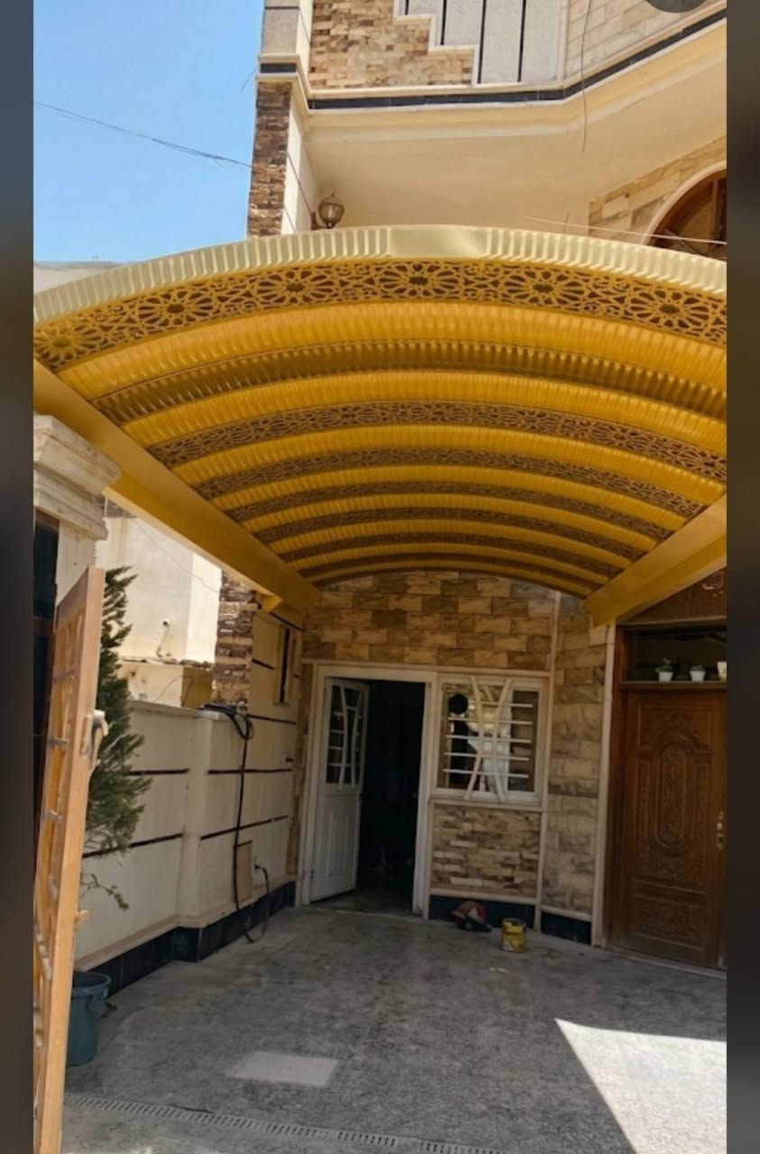 السلام عليكم سقيفه بيت كراج للبيع استعمال قليل مستعجل عل البيع الطول ٧ونص والعرض ٣ السعر ٨٠٠وبيهه مجال العنوان الخالديه ***********
