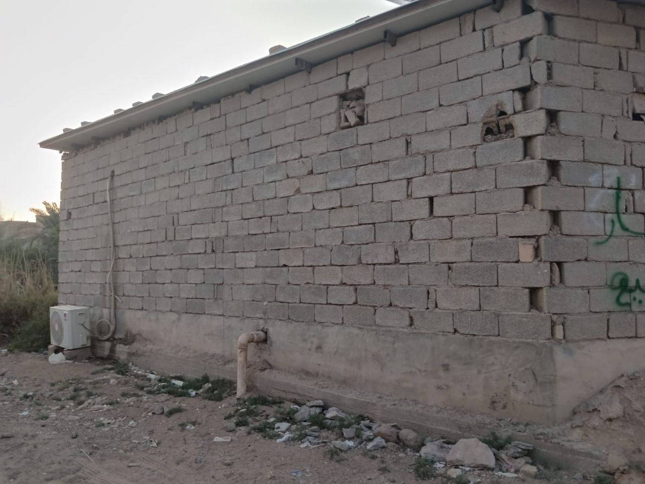 بيع مستعجل قطعة ارض طابو زراعي +بيت صغيره مبني في القطعه
مساحه القطعه 500 متر

خلفه ب 5 امتار نهر جاري
يعني كل المجاري على النهر 

🔴عنوان قضاء ابي الخصيب العوجه خلف مستشفى الصيني يعني بالنزيله 
كلشي قريب عليها سوق ابي الخصيب وسوق العوجه ثنينهم مشي
بالاضافه مستشفى ابي الخصيب تبعد عنها 5 دقايق بالسياره

ومدارس ابتدائية متوسطه اعداديه قريب عليها وحتى روضه اهليه قريبه كلش 
موقعه مميز كلش لان كلشي قريب علي

🟠ملاحظه: البيت مبني بيها الحوش +غرفه ومطبخ وصحيات
التصميم البيت فله يعني خريطه مشايف مثلها ابد (البيت مكامل فقط هيكل ونصف خريطه)   تريد تكمل عليه اوتفلشه
 هذا شي يرجعلك 

🟡للاستفسار مراسلة خاص


**إذا كنت صاحب هذا الإعلان وتريد حذفه لأي سبب، رجاءا أرسل رسالة إلى الدعم الفني**