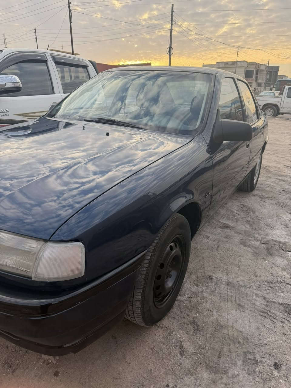 سلام عليكم
للبيع أوبل فكتره موديل ٩٢
رقم الأنبار 
محرك ١٦٠٠
كير عادي 
صبغ للجماليه فقط بدون ضربه 
السعر 37
***********
***********
