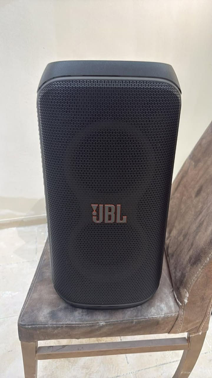 السلام عليكم سبيكرات عدد ٢  للبيع الاول سوني اصلي وكالة نظيف كلش مشحون ٣ مرات بس والثاني JBL هاي مواصفاته مواصفات JBL 
بطاريه تدوم ١٢ ساعه تشغيل متواصل 
اضاءه LED تفاعليه دوائر اضواء فلاش انماط مبهره 
صوت JBL ORIGINAL pro sound القوي جهير يهز المكان 
تصميم مقاوم لرذاذ الماء للحفلات الخارجيه
مدخل ميكرفون وجيتار 
امكانية توصيل لاسلكي او بلوتوث او USB


**إذا كنت صاحب هذا الإعلان وتريد حذفه لأي سبب، رجاءا أرسل رسالة إلى الدعم الفني**