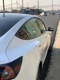 Tesla model 3    2023  لون اليض داخل ابيض.  حادثە خفیف و بدون ایرباگ ص...